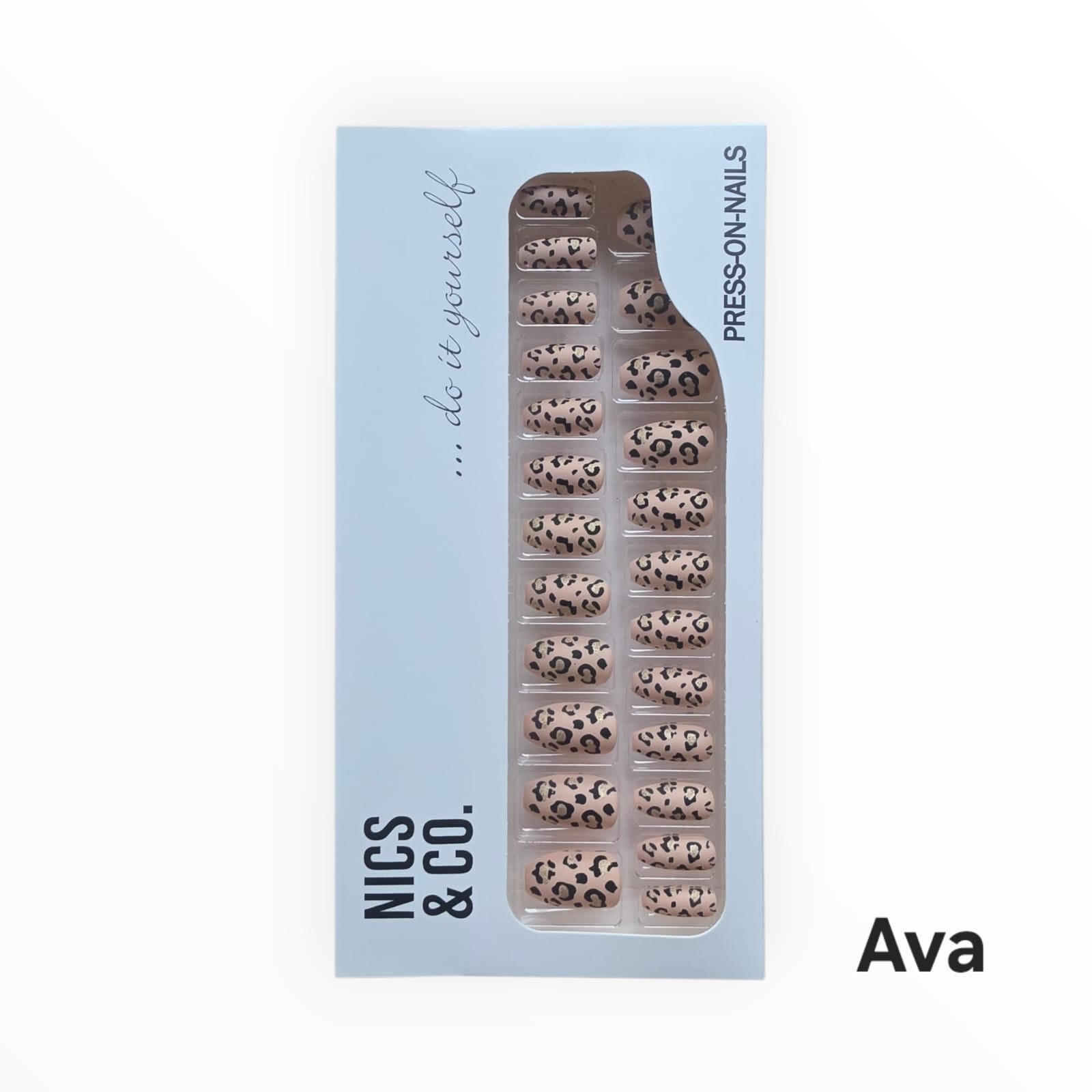 NICS & CO. Press On Nails – Set