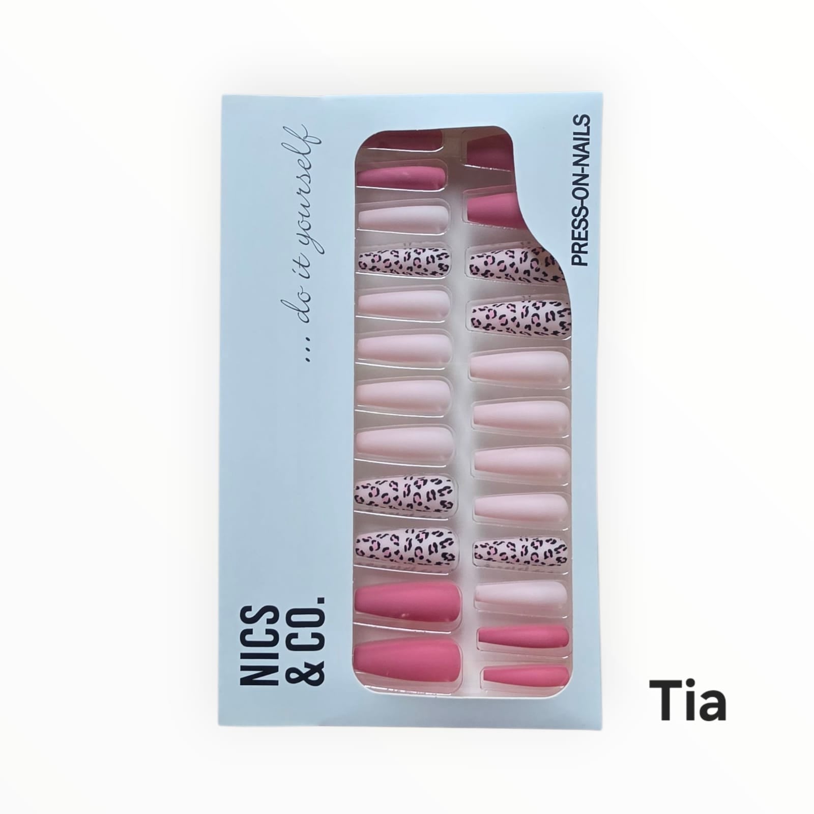 NICS & CO. Press On Nails – Set