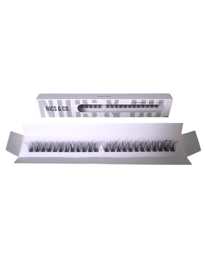 NICS & LASHES – Nude Lash - Selbstklebende, bandlose Nachfüll-Box (eine Länge, ca. 24 Segmente)