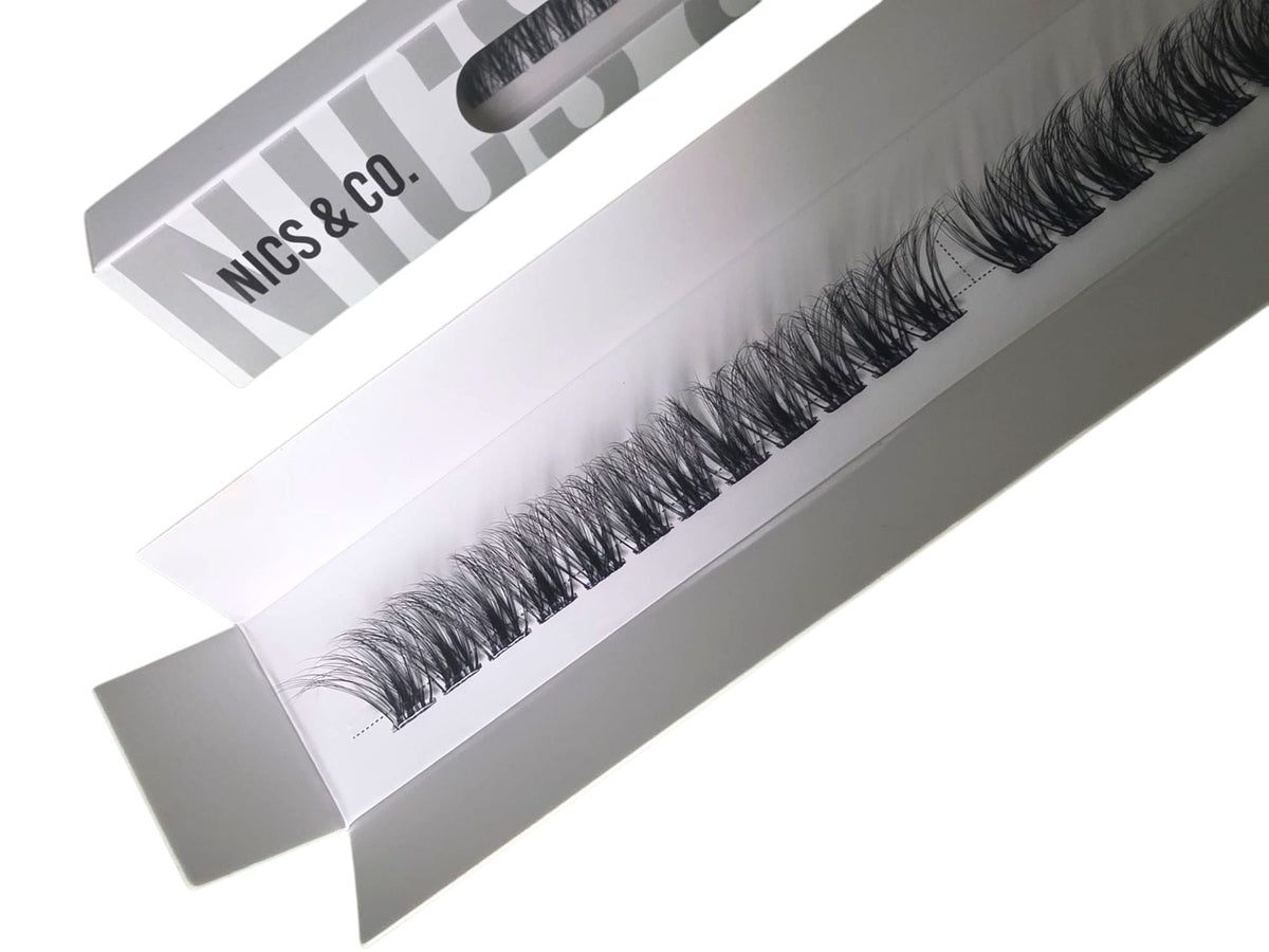NICS & LASHES – Nude Lash - Selbstklebende, bandlose Nachfüll-Box (eine Länge, ca. 24 Segmente)